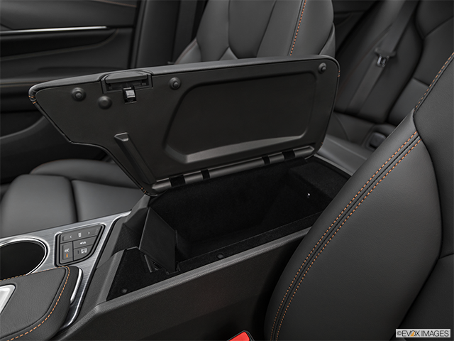 2024 Cadillac CT4 | Front center divider