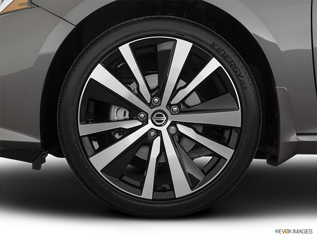 2022 Nissan Altima | Front Drivers side wheel at profile