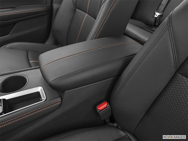 2022 Nissan Altima | Front center console with closed lid, from driver’s side looking down