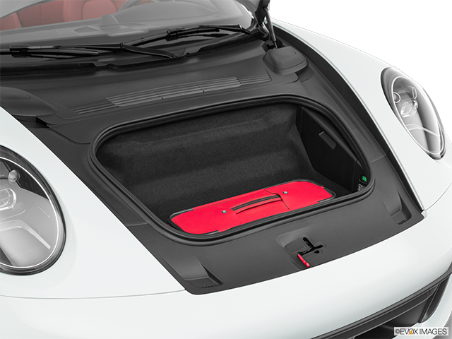2021 Porsche 911 | Trunk props