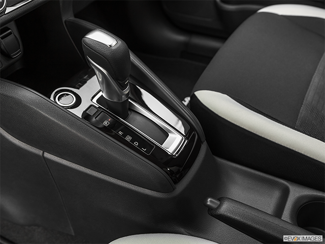 2024 Nissan Versa | Gear shifter/center console