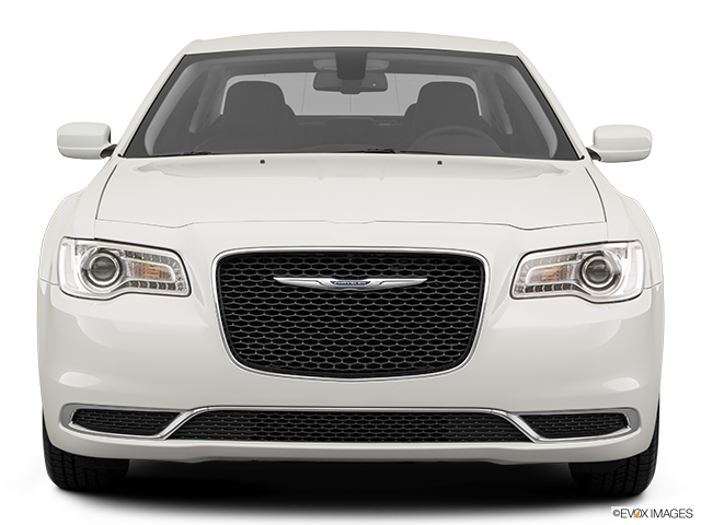 2023 Chrysler 300 | Low/wide front