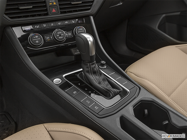 2021 Volkswagen Jetta | Gear shifter/center console