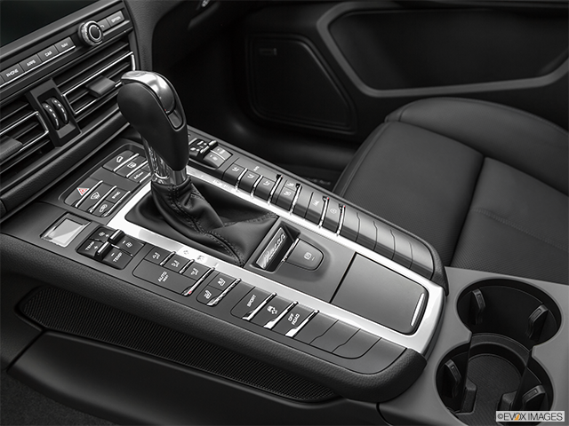 2024 Porsche Macan | Gear shifter/center console