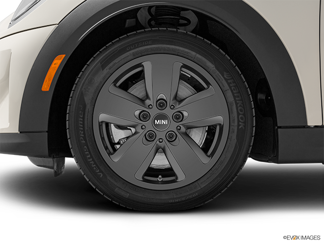 2024 MINI 3 Door | Front Drivers side wheel at profile