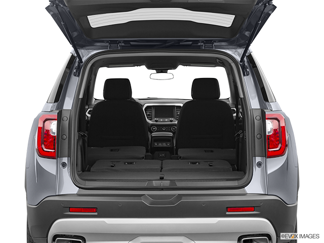 2022 GMC Acadia | Hatchback & SUV rear angle