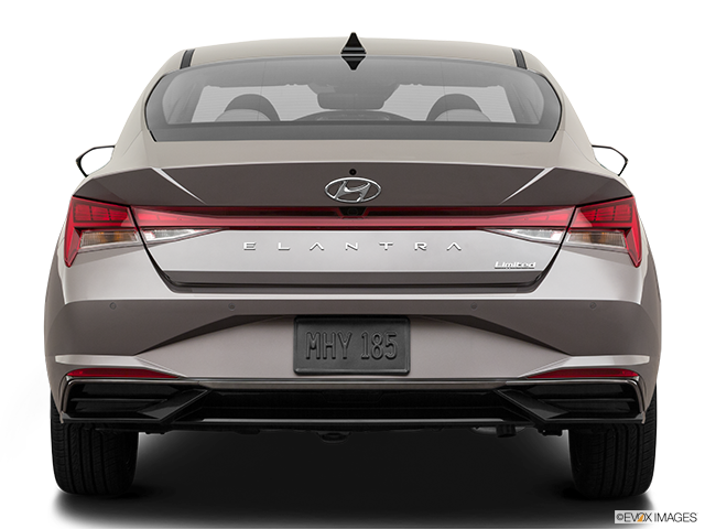 2022 Hyundai Elantra | Low/wide rear