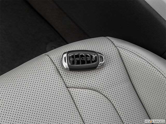 2022 Hyundai Elantra | Key fob on driver’s seat