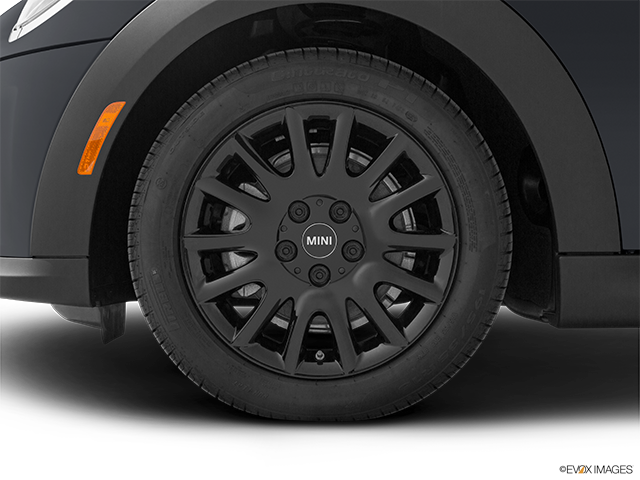 2023 MINI 3 Door | Front Drivers side wheel at profile
