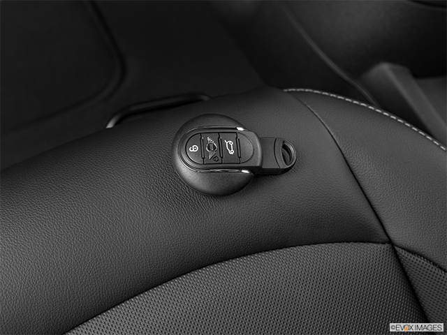 2024 MINI 3 Door | Key fob on driver’s seat