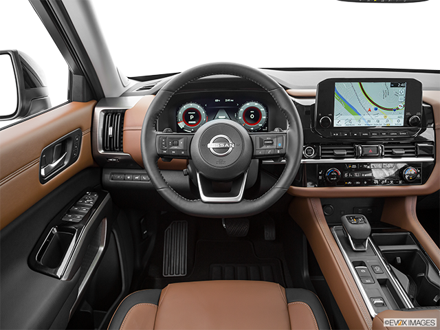 2022 Nissan Pathfinder | Steering wheel/Center Console
