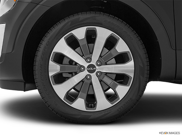 2023 Kia Telluride | Front Drivers side wheel at profile