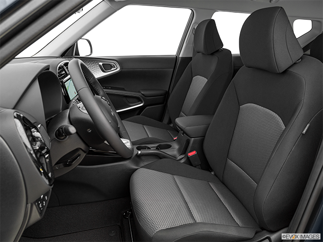 2022 Kia Soul | Front seats from Drivers Side