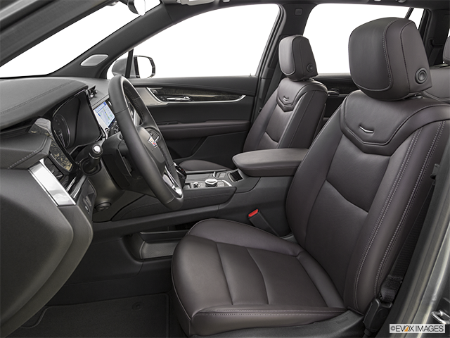 2022 Cadillac XT6 | Front seats from Drivers Side