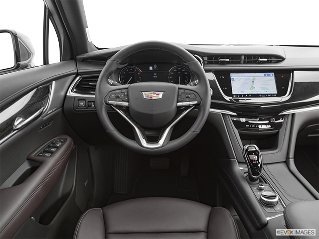 2022 Cadillac XT6 | Steering wheel/Center Console