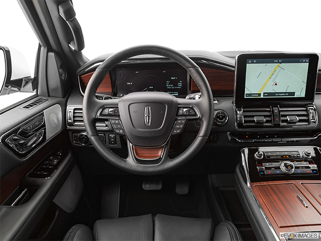2023 Lincoln Navigator | Steering wheel/Center Console