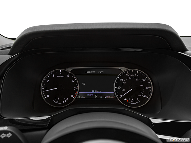 2022 Nissan Pathfinder | Speedometer/tachometer