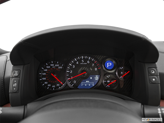 2021 Nissan GT-R | Speedometer/tachometer