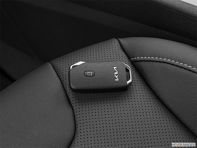 2023 Kia Niro | Key fob on driver’s seat