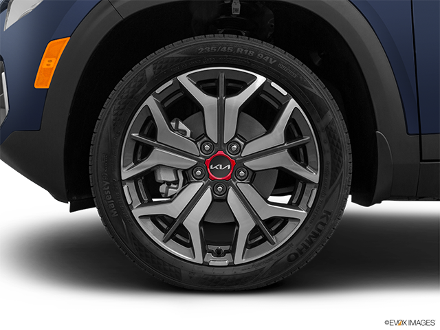 2024 Kia Seltos | Front Drivers side wheel at profile