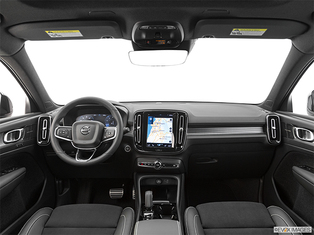 2022 Volvo XC40 | Centered wide dash shot