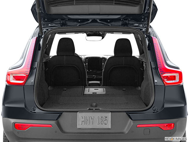 2022 Volvo XC40 | Hatchback & SUV rear angle