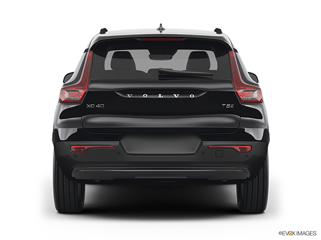 2022 Volvo XC40 | Low/wide rear