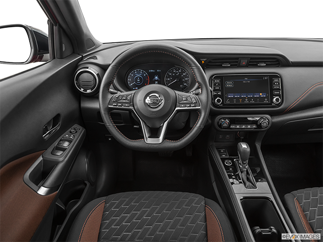 2022 Nissan Kicks | Steering wheel/Center Console