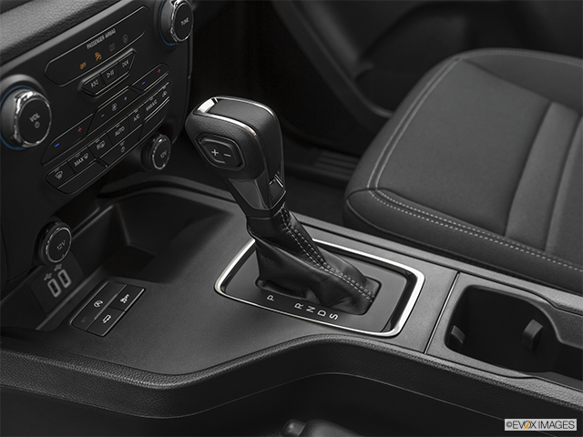 2024 Ford Ranger | Gear shifter/center console