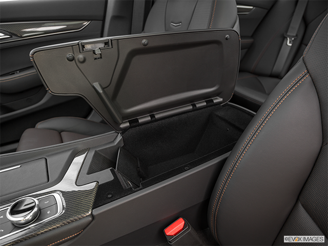 2023 Cadillac CT5 | Front center divider