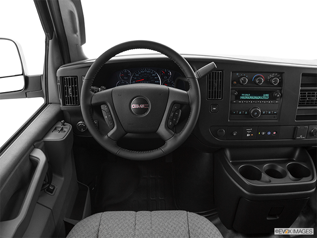 2022 GMC Savana Cargo | Steering wheel/Center Console
