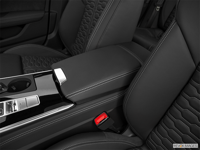 2022 Audi RS6 Avant | Front center console with closed lid, from driver’s side looking down