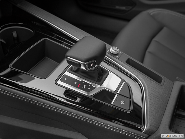 2021 Audi A4 | Gear shifter/center console