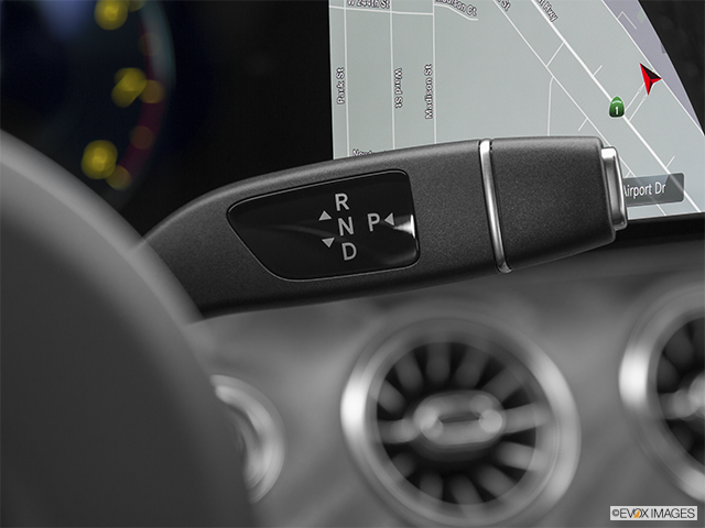 2022 Mercedes-Benz CLS | Gear shifter/center console