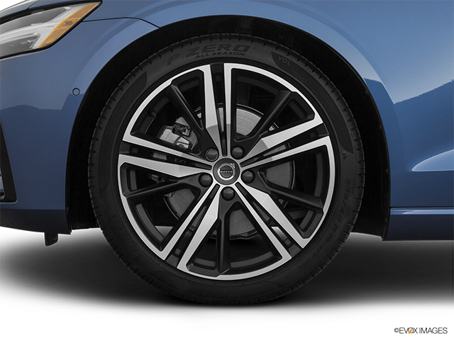2022 Volvo V60 | Front Drivers side wheel at profile