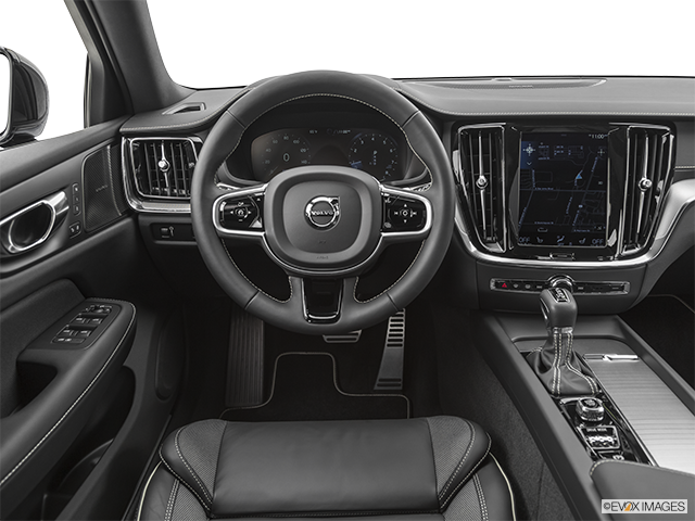 2022 Volvo V60 | Steering wheel/Center Console