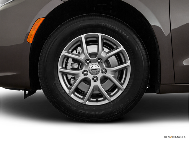 2024 Chrysler Pacifica | Front Drivers side wheel at profile