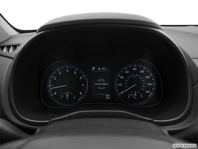 2022 Hyundai Kona | Speedometer/tachometer