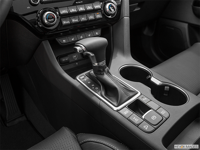 2024 Kia Sportage | Gear shifter/center console