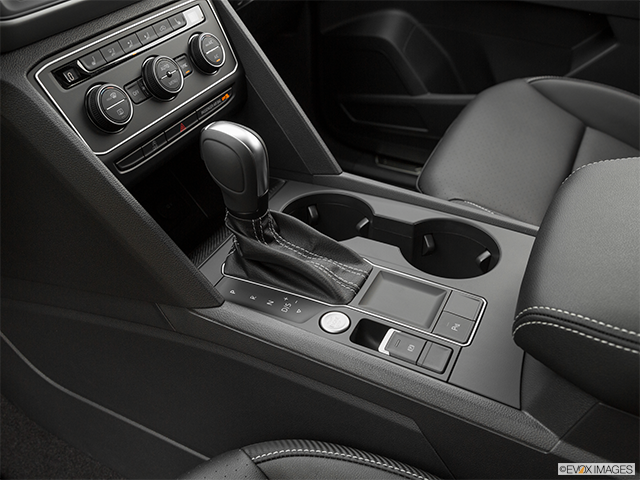 2023 Volkswagen Atlas Cross Sport | Gear shifter/center console