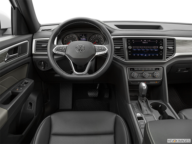 2023 Volkswagen Atlas Cross Sport | Steering wheel/Center Console