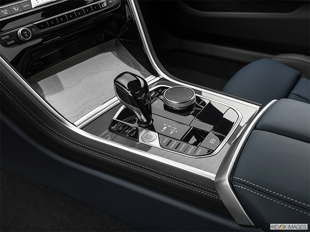 2025 BMW M8 Coupé | Gear shifter/center console