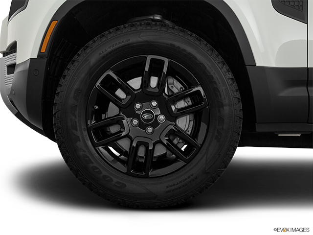 2022 Land Rover Defender | Front Drivers side wheel at profile