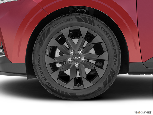 2024 Kia Carnival | Front Drivers side wheel at profile