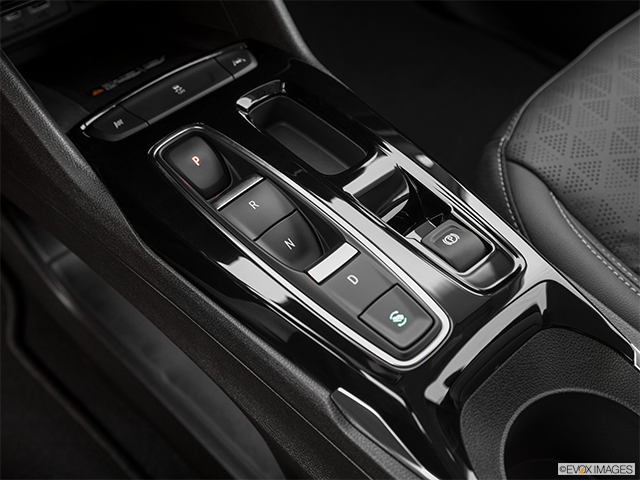 2022 Chevrolet Bolt EV | Gear shifter/center console