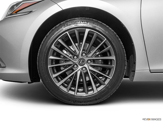2022 Lexus ES 300h | Front Drivers side wheel at profile