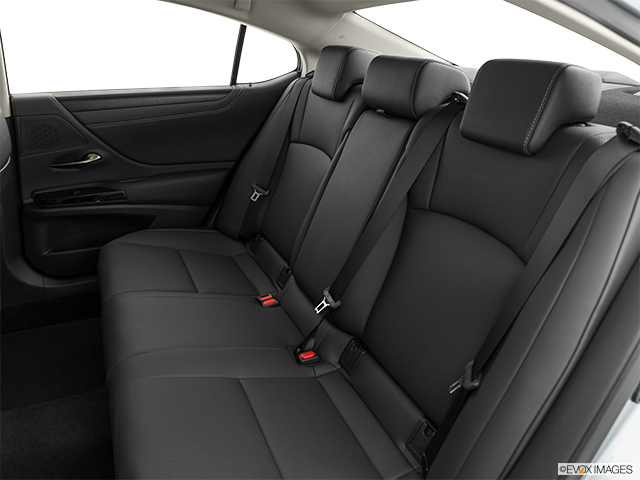 2022 Lexus ES 300h | Rear seats from Drivers Side