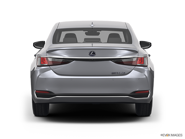 2022 Lexus ES 300h | Low/wide rear