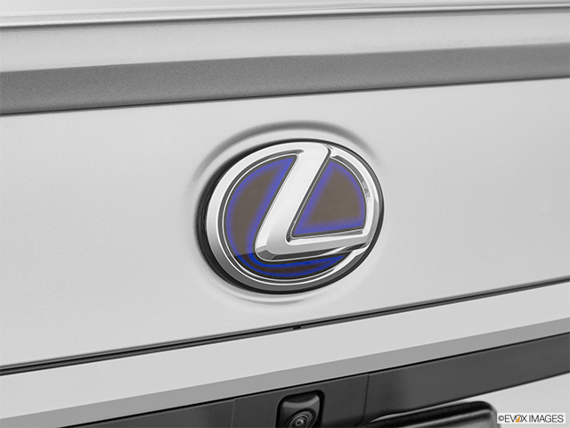 2022 Lexus ES 300h | Rear manufacturer badge/emblem