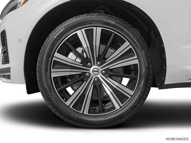 2022 Volvo XC60 | Front Drivers side wheel at profile